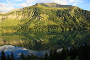 Lac de Roselend, massif du Beaufortain (Savoie, FR)